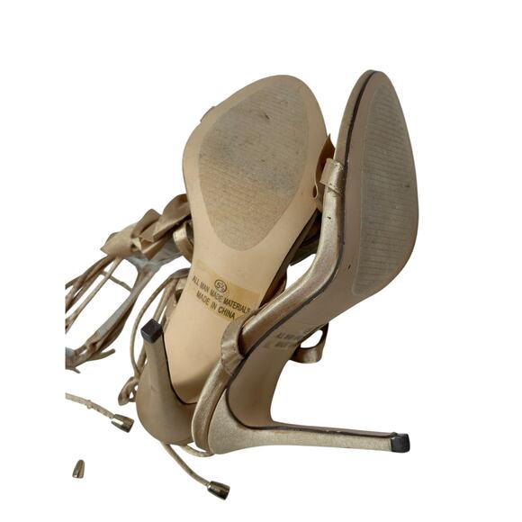 LIliana beige satin ruffled tie up heel sandals size 5.5 - Picture 14 of 15